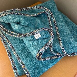 Vera Bradley Turquoise Sherpa Blanket with Floral Edge